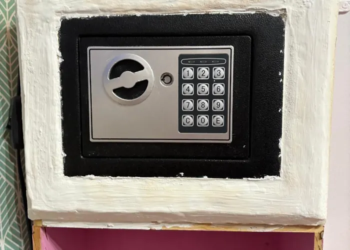 La Fabrica Deu Rei Enric * Pau