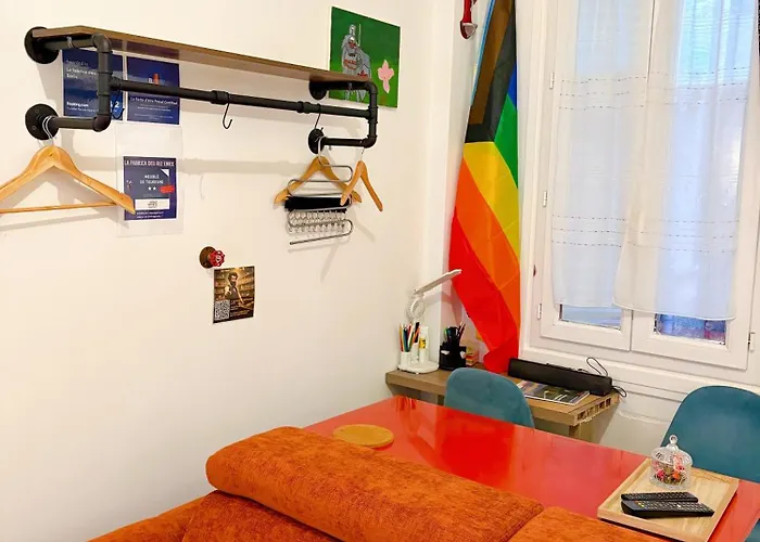 La Fabrica Deu Rei Enric * Pau