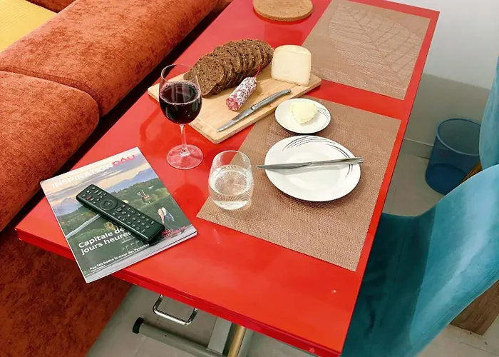 La Fabrica Deu Rei Enric Apartment Pau