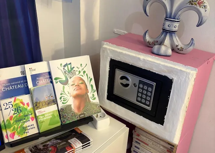 La Fabrica Deu Rei Enric * Pau